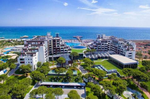 SELECTUM LUXURY RESORT